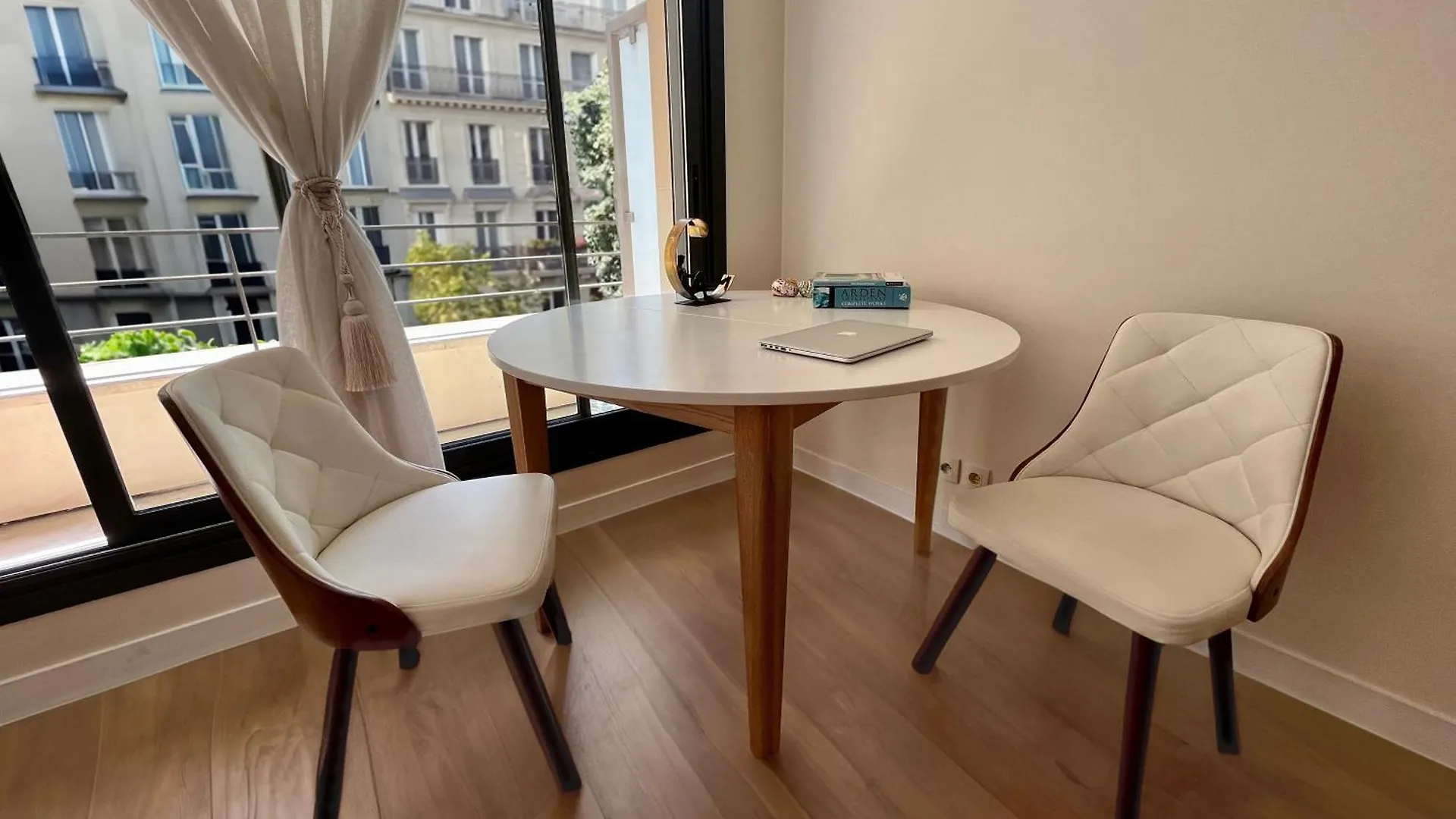 Cosy Near The Eiffel Tower Apartment